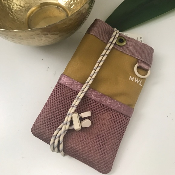 NWT The MWL (Re)sourced Ripstop Nylon Smartphone Crossbody - Picture 1 of 3